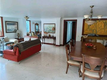 CASA SURAMERICA NO ADOSADA DOBLE LOTE PISCINA PRIVADA CON ZONA VERDE