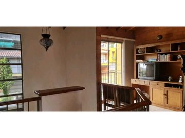HERMOSA CASA EN SURAMERICA CERCA AL MALL PRINCIPAL UNIDAD COMPLETA
