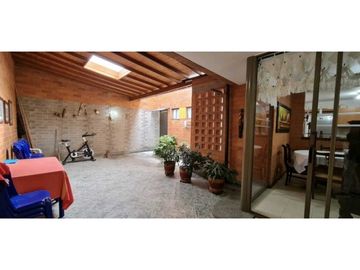 HERMOSA CASA EN SURAMERICA CERCA AL MALL PRINCIPAL UNIDAD COMPLETA