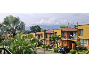 HERMOSA CASA EN SURAMERICA CERCA AL MALL PRINCIPAL UNIDAD COMPLETA