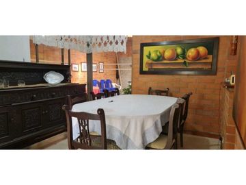 HERMOSA CASA EN SURAMERICA CERCA AL MALL PRINCIPAL UNIDAD COMPLETA
