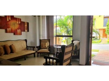 HERMOSA CASA EN SURAMERICA CERCA AL MALL PRINCIPAL UNIDAD COMPLETA