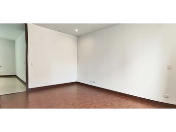 Vendo apto en perfecto estado Los Parras piso alto con buena vista