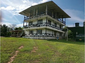 CHALET PARA LA VENTA  - TEBAIDA