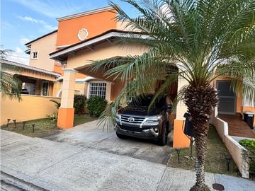 VILLA LUCRE / PASEO REAL / 3 HABITACIONES / cuarto emple / 2 NIVELES