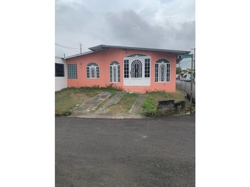 SE VENDE CASA EN VILLA BELEN.