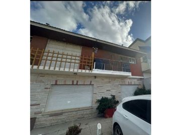 PH 2 AMB PRIMER PISO X ESCALERA MOGOTES