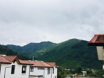 Venta casa tipo hacienda La Armenia -frente al cerro Ilaló