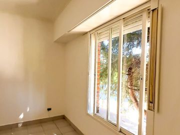 Departamento en venta de 2 dormitorios c/ cochera en Tandil
