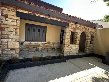 Chalet en venta de 3 dormitorios en La Perla