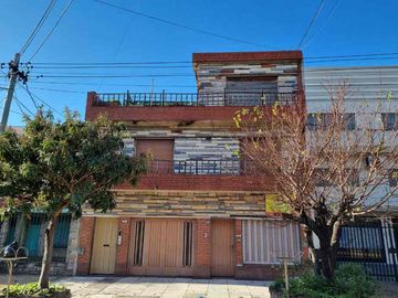 Casa en venta en Lanus Oeste