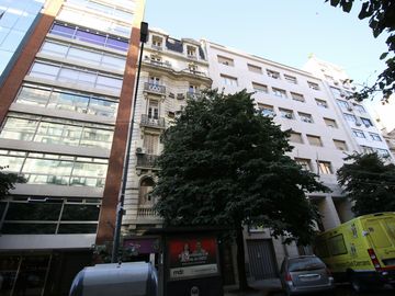 VENTA PISO-OFICINA 8 AMB URUGUAY Y CBA APTO CREDIT