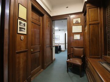 VENTA PISO-OFICINA 8 AMB URUGUAY Y CBA APTO CREDIT