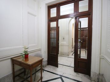 VENTA PISO-OFICINA 8 AMB URUGUAY Y CBA APTO CREDIT