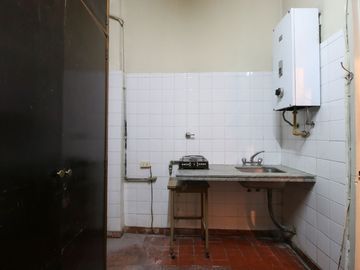 VENTA PISO-OFICINA 8 AMB URUGUAY Y CBA APTO CREDIT