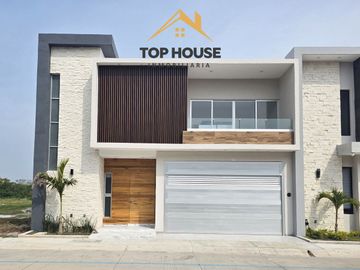 Casa en Residencial Las Palmas, Veracruz