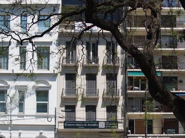 Espectacular loft en edificio a estrenar sobre Plaza Vicente López. Financiación directa