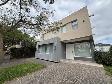 Casa en  Venta y Alquiler Los Lagos Nordelta