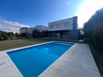 Casa en  Venta y Alquiler Los Lagos Nordelta