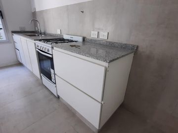 Duplex 4 Ambientes con cochera  a ESTRENAR - Castelar Sur