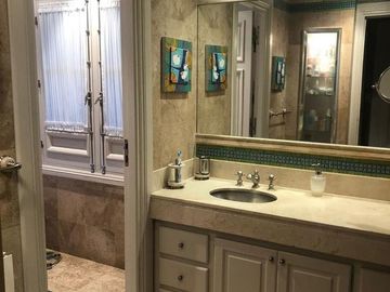Venta casa 4 dormitorios Country Grand Bel, 3 baños, 2 cocheras, pileta