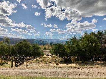 CASA DE CAMPO 19 HECTAREAS VISTAS VOLCAN LANIN  - Junin De Los Andes