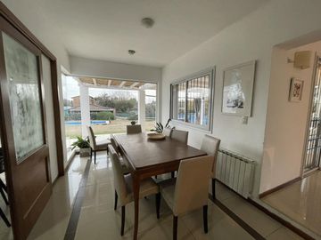 Casa - Housing y Condominios