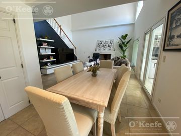 Casa en venta de cinco ambientes en Abril Club de Campo - Apto Credito, Guillermo Hudson