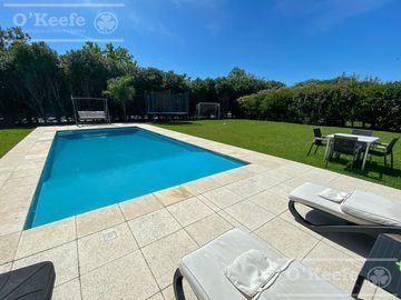Casa en venta de cinco ambientes en Abril Club de Campo - Apto Credito, Guillermo Hudson