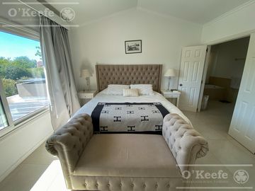 Casa en venta de cinco ambientes en Abril Club de Campo - Apto Credito, Guillermo Hudson