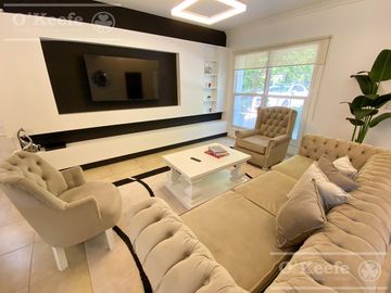 Casa en venta de cinco ambientes en Abril Club de Campo - Apto Credito, Guillermo Hudson