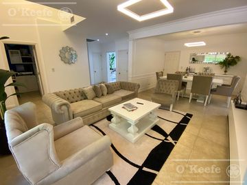 Casa en venta de cinco ambientes en Abril Club de Campo - Apto Credito, Guillermo Hudson
