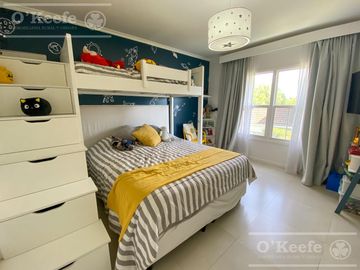 Casa en venta de cinco ambientes en Abril Club de Campo - Apto Credito, Guillermo Hudson