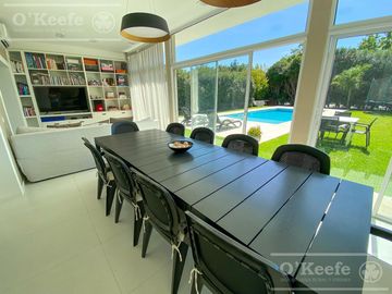 Casa en venta de cinco ambientes en Abril Club de Campo - Apto Credito, Guillermo Hudson