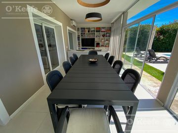 Casa en venta de cinco ambientes en Abril Club de Campo - Apto Credito, Guillermo Hudson