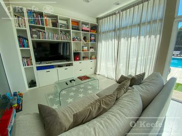 Casa en venta de cinco ambientes en Abril Club de Campo - Apto Credito, Guillermo Hudson