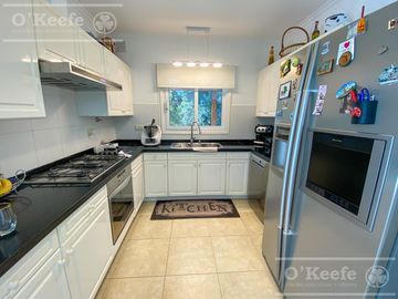 Casa en venta de cinco ambientes en Abril Club de Campo - Apto Credito, Guillermo Hudson
