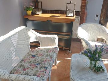 Excelente casa 4 domitorios, garage, patio, parrilla, escritorio en Olivos,reciclada, muy luminosa.