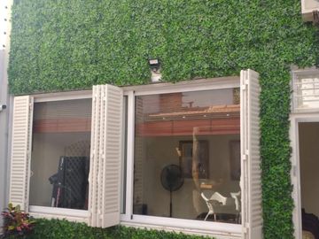 Excelente casa 4 domitorios, garage, patio, parrilla, escritorio en Olivos,reciclada, muy luminosa.