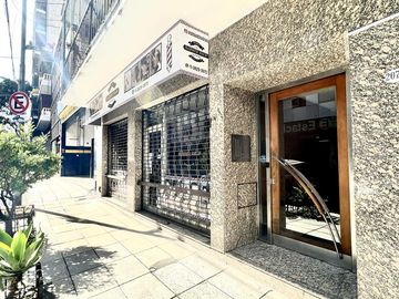 Viamonte 2000 Departamento de 3 amb con dependencia en venta en Balvanera c/balcón VENTA