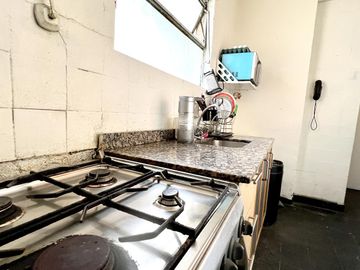 Viamonte 2000 Departamento de 3 amb con dependencia en venta en Balvanera c/balcón VENTA