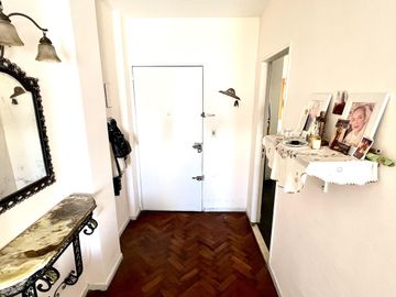 Viamonte 2000 Departamento de 3 amb con dependencia en venta en Balvanera c/balcón VENTA