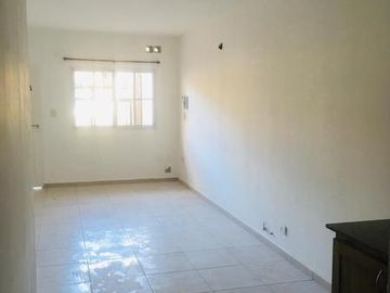 Dpto. 2 Amb. c/cochera y patio - San Miguel