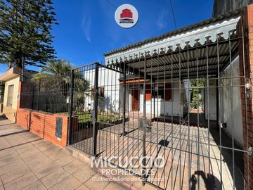 Casa en venta, Hipólito Yrigoyen 188, a metros de Av. 25 de mayo, Escobar centro
