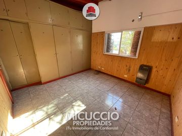 Casa en venta, Hipólito Yrigoyen 188, a metros de Av. 25 de mayo, Escobar centro