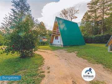 Complejo de cabañas con casa principal en  Villa General Belgrano