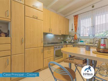 Complejo de cabañas con casa principal en  Villa General Belgrano