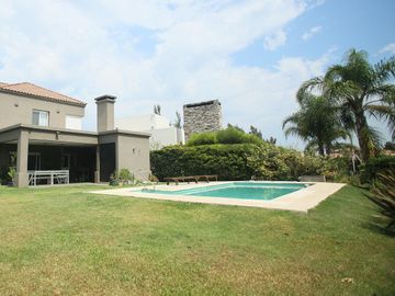 VENTA CASA TRES DORMITORIOS ROSARIO GOLF COUNTRY