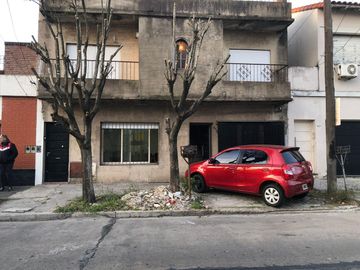 PH a Reciclar con Cochera y terraza  - Wilde