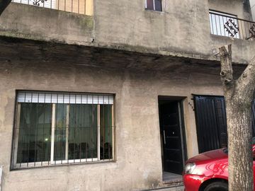 PH a Reciclar con Cochera y terraza  - Wilde